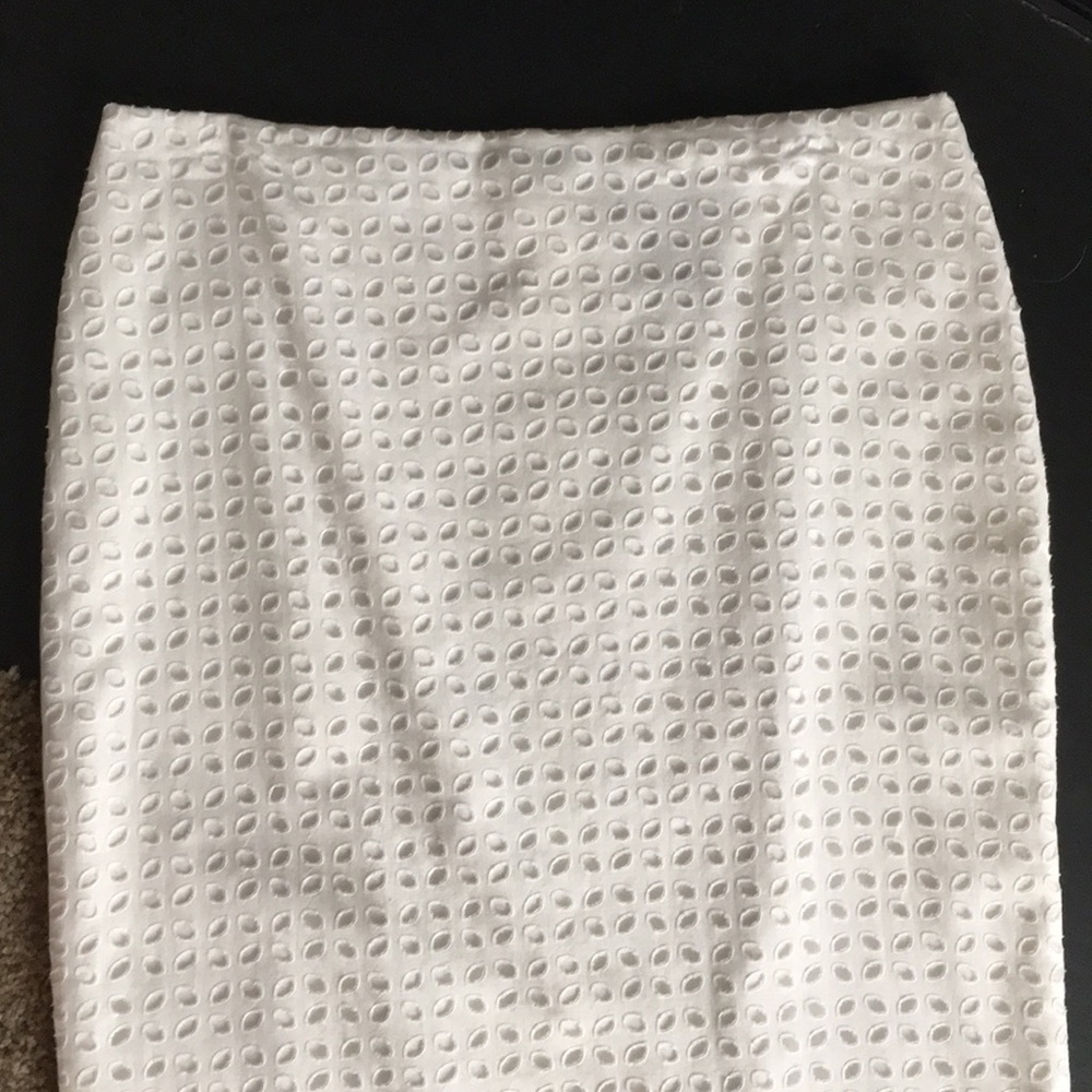 EUC eyelet skirt
